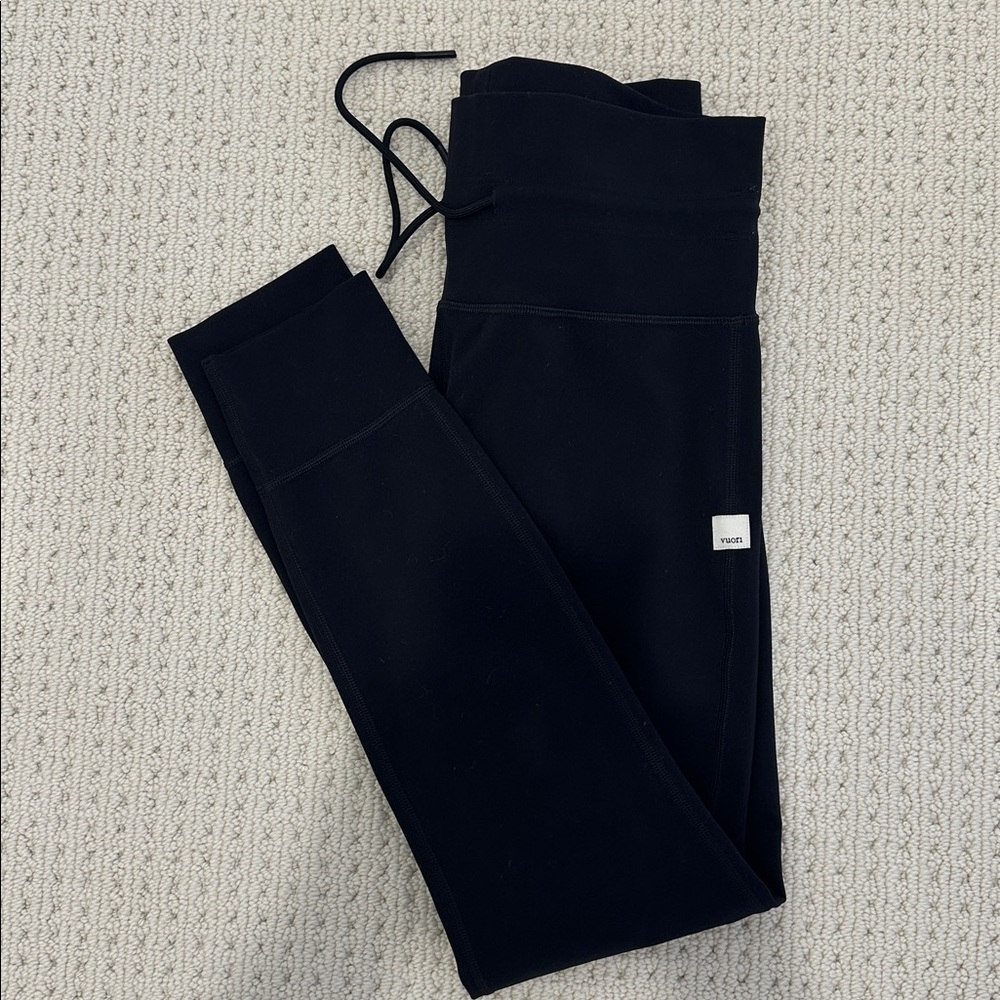 Vuori Black Daily Leggings with drawstring - Picture 4 of 8